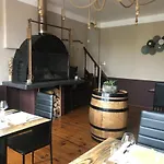 Du Grand Monarque Hotel *