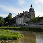 Du Grand Monarque Hotel *