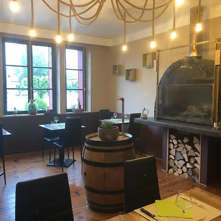 Du Grand Monarque Hotel *