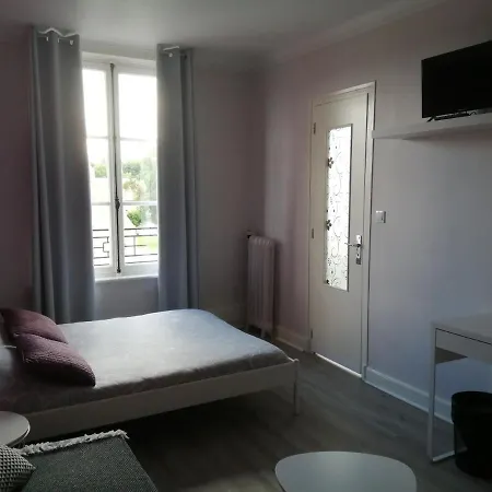 Du Grand Monarque Hotel *