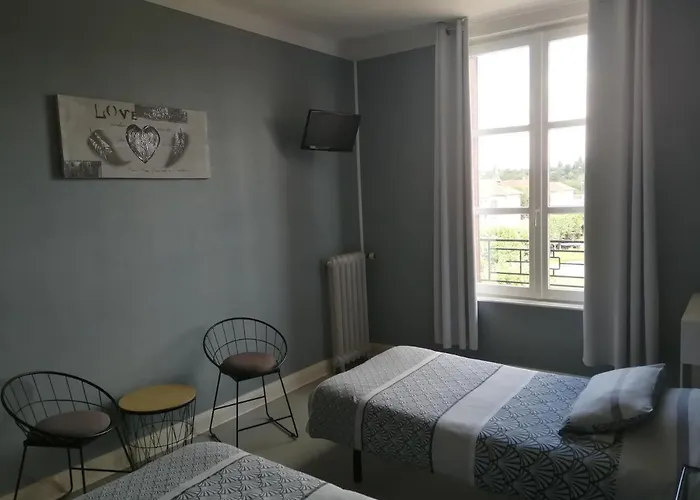 Du Grand Monarque Отель