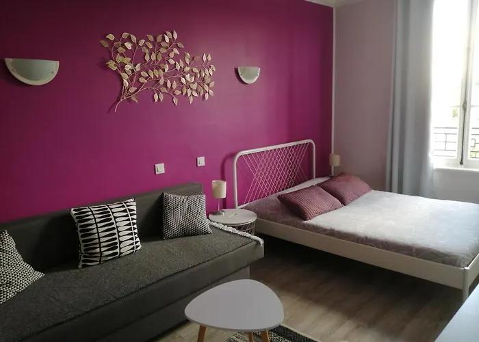 Du Grand Monarque Отель *