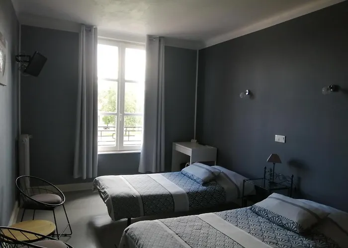 Du Grand Monarque Отель