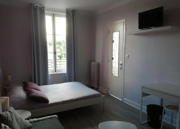 Du Grand Monarque Отель *