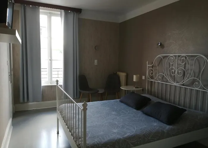 Отель Du Grand Monarque Varennes-en-Argonne