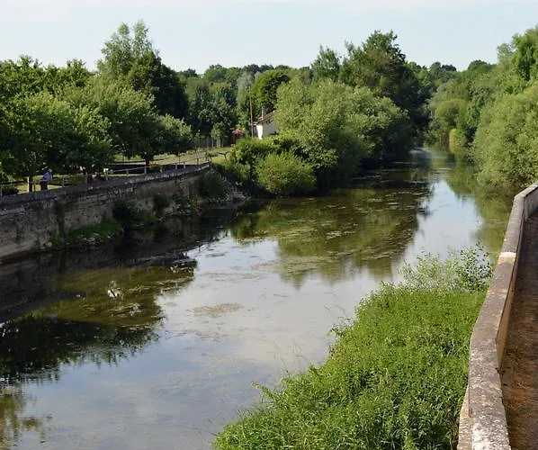 Отель Du Grand Monarque