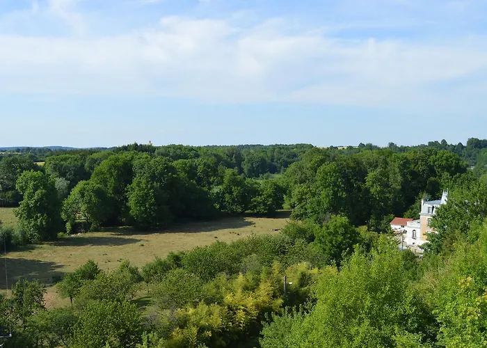 Отель Du Grand Monarque *